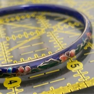 Vintage floral emerald blue enamel cloisonné bangle bracelet, Asian theme. Used